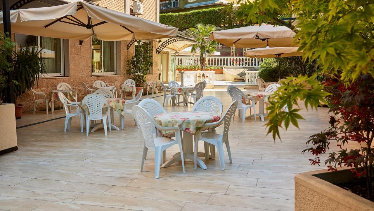 Hotel Plaza Tabiano Terme Exterior photo