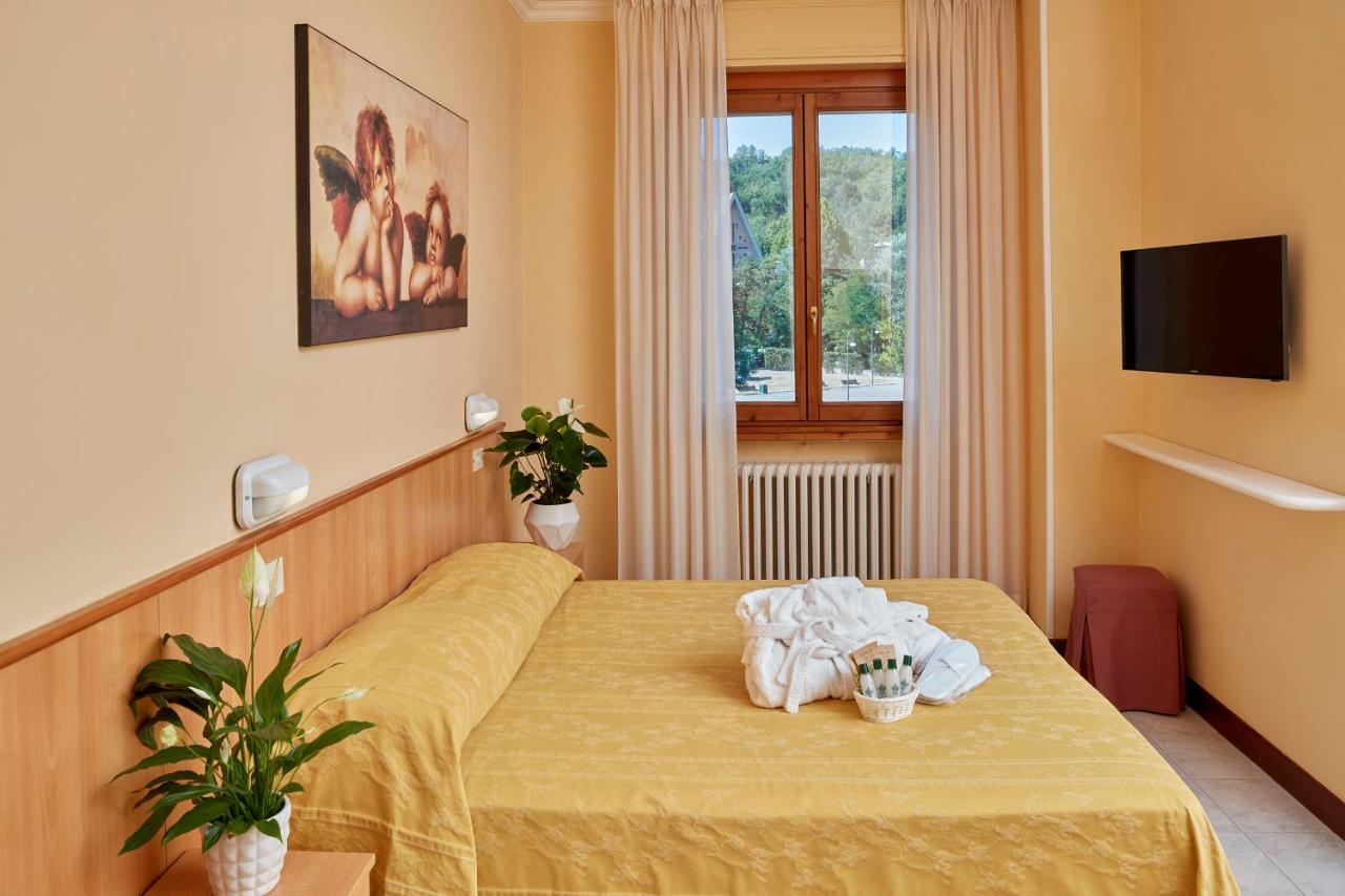 Hotel Plaza Tabiano Terme Exterior photo
